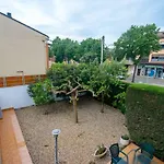Casa Con Piscina Y Parking En Girona