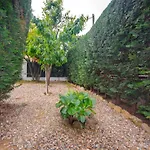 Casa Con Piscina Y Parking En Girona