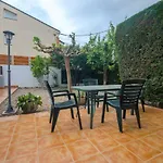Casa Con Piscina Y Parking En Girona