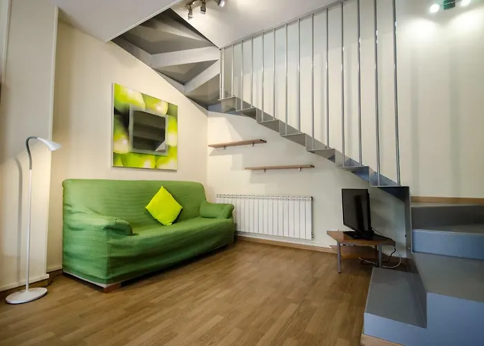 Casa Con Piscina Y Parking En Girona