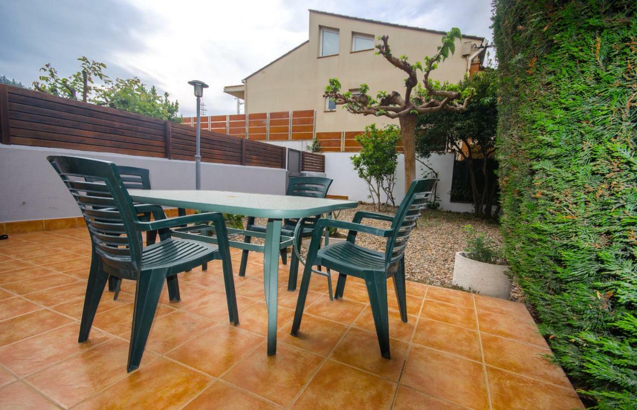 Casa Con Piscina Y Parking En Сasa de vacaciones *