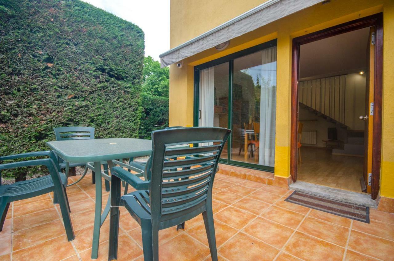 Casa Con Piscina Y Parking En Сasa de vacaciones *