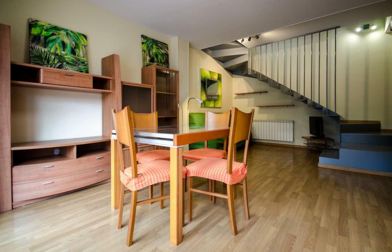 Casa Con Piscina Y Parking En Сasa de vacaciones *