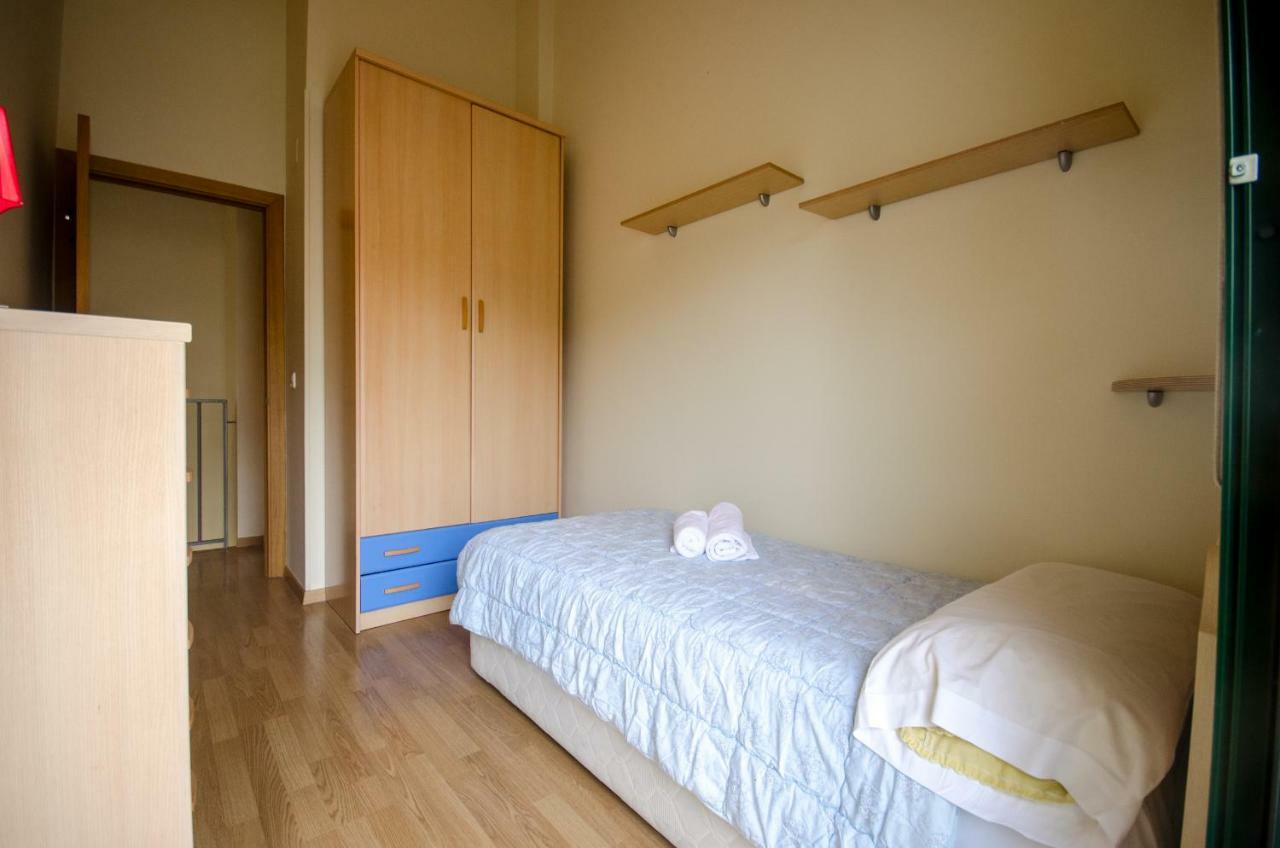 Casa Con Piscina Y Parking En Gerona